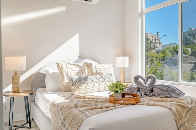 Foto del edificio - 1600 S Washington St