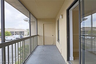 Building Photo - 5319 Summerlin Rd