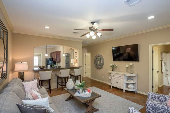 Building Photo - 2912 Old Ironsides Dr