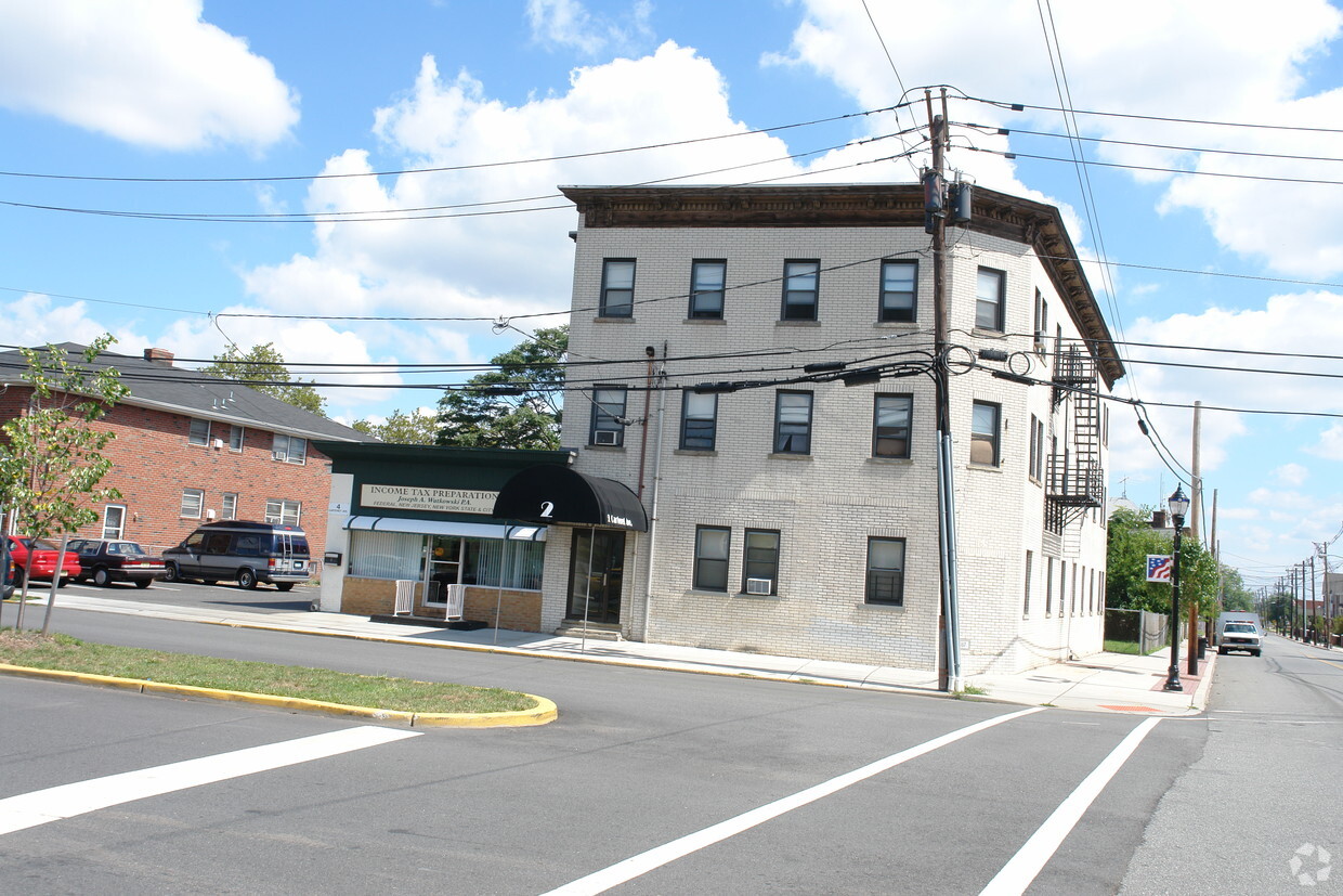 Building Photo - 2 Carteret Ave