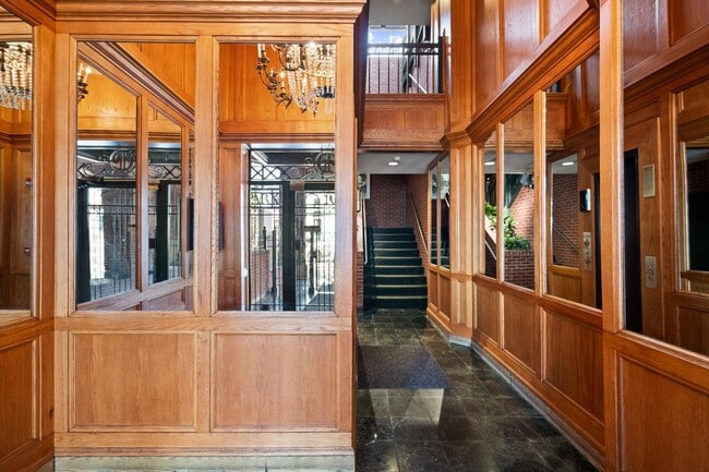 Foto del edificio - 1080 Wisconsin Ave NW