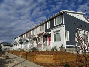 Building Photo - 787-787 Lewis Greens Dr NW