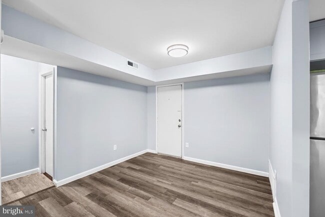 Building Photo - 7153 Donnell Pl
