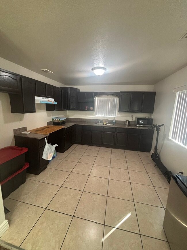 Photo - 9123 Baring Cross St Townhome