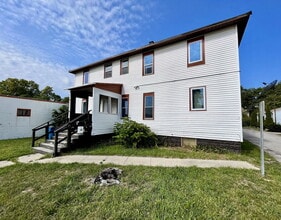 Building Photo - 2825 Sanford St