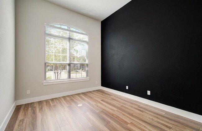 Building Photo - 15606 Pacific Loon Ct