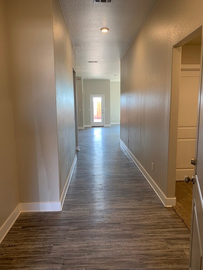 Foto del edificio - 2604 Ranch Ave.