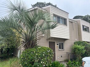 Building Photo - 240 Jamil Rd