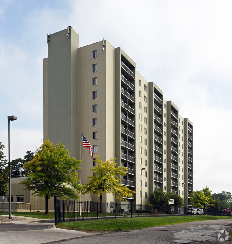 Foto del edificio - Across the Park Apartments