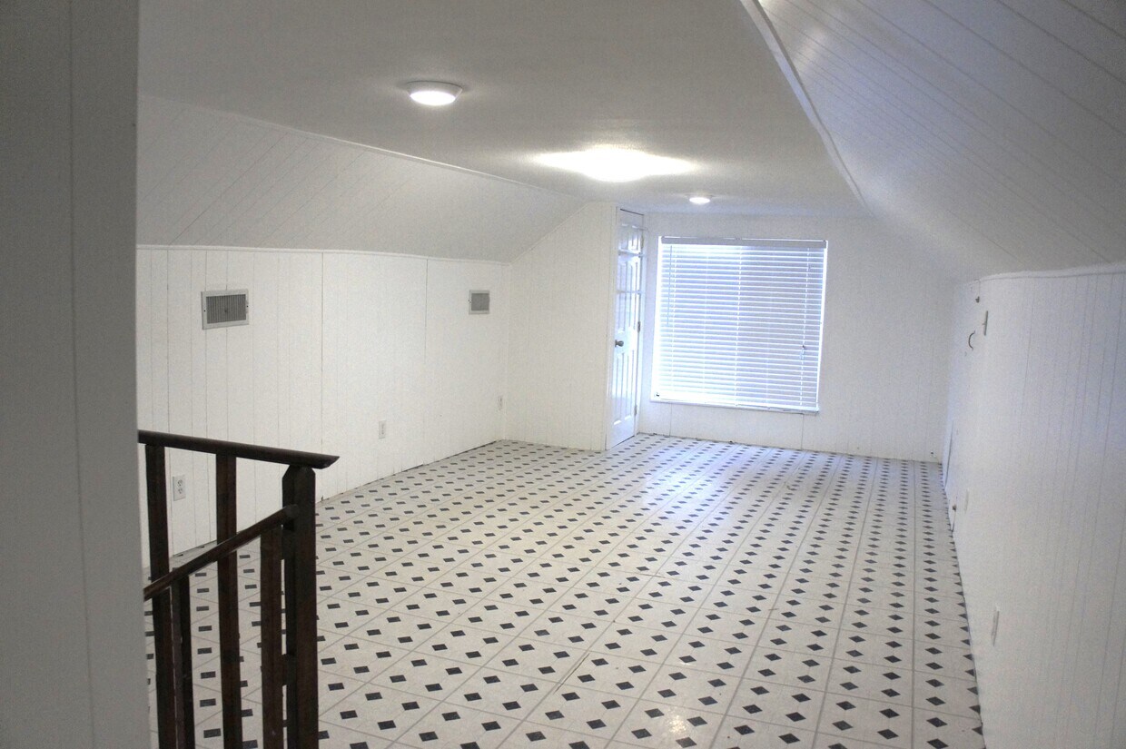 Dormitorio en el ático - muy grande - 506 Scott St