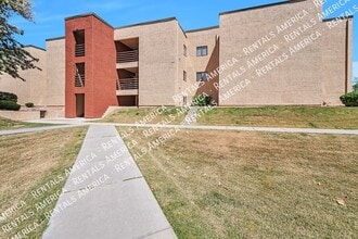 Building Photo - 1340 N Recker Rd