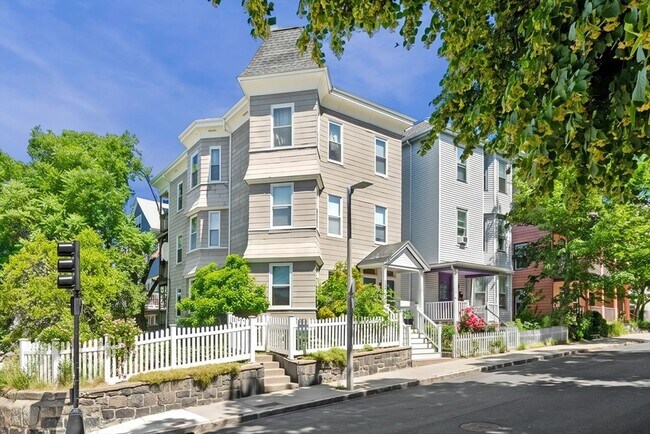 Foto del edificio - 101-103-103 Wachusett St