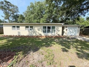 Building Photo - 1325 Hibiscus St