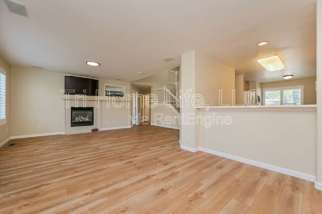 Building Photo - 22137 E Irish Dr