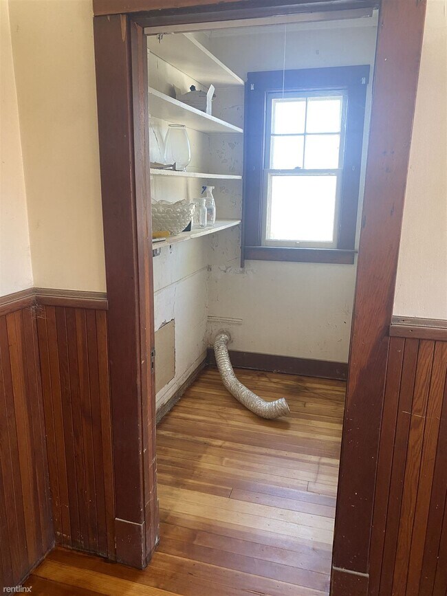 Building Photo - 3 br, 1 bath Duplex - 14 Slater Ave