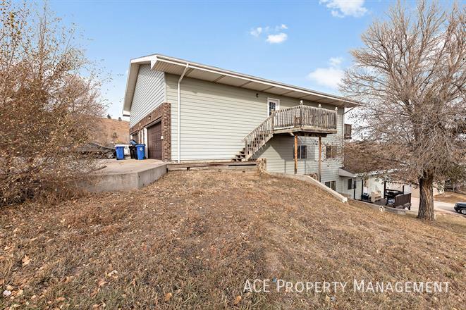 Primary Photo - 720 Mallow St