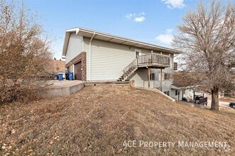 Building Photo - 720 Mallow St