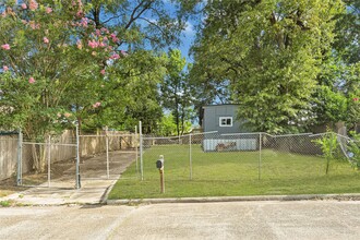 Building Photo - 11719 S Spicewood Ln