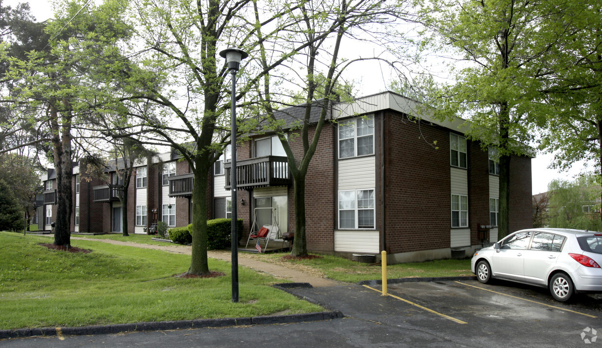 Primary Photo - Kinswood Apartments