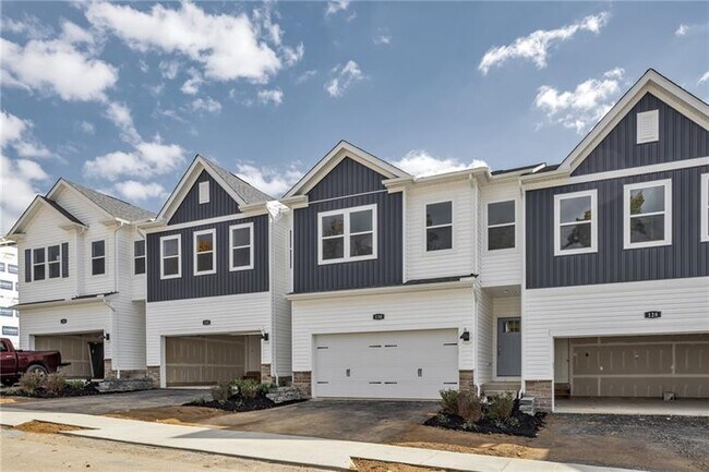 Building Photo - 130 Scotland Ln