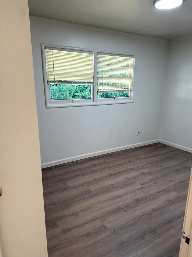Building Photo - 1454 Beverly Dr