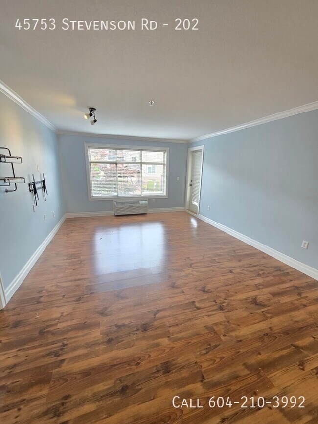 Photo du bâtiment - Centrally Located Condo in Sardis