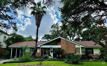 Building Photo - 5015 Grape St