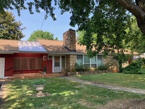 Building Photo - 122 W Scanlon St