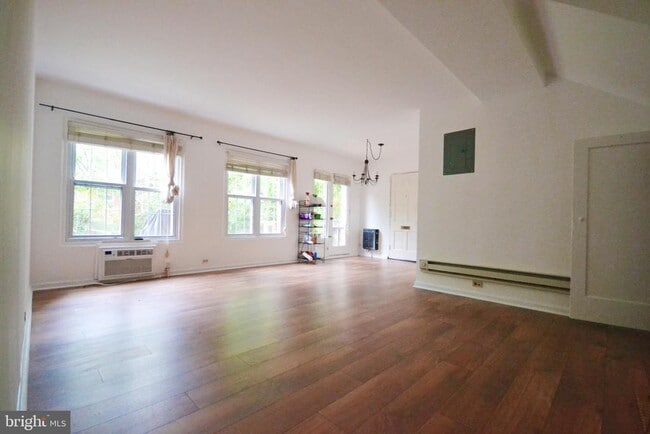 Foto del edificio - 3678 Gunston Rd