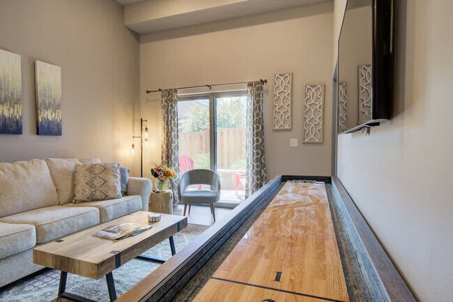 Foto del edificio - 2210 Remington Way