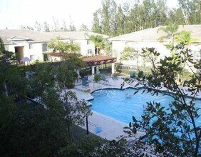 Building Photo - 1700 Crestwood Ct S