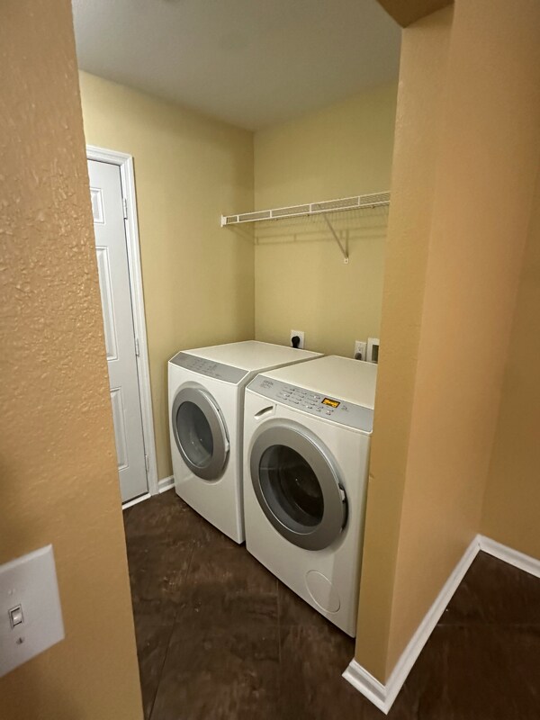 Building Photo - 136 Dormont Dr NE