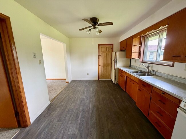 Building Photo - 1001 Basilone Dr