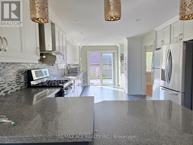 Building Photo - 66 Portsdown Rd