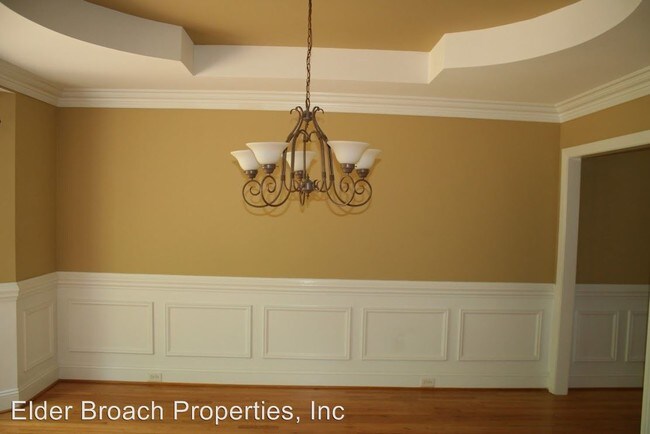 Foto del edificio - 9722 Shadowmere Ln