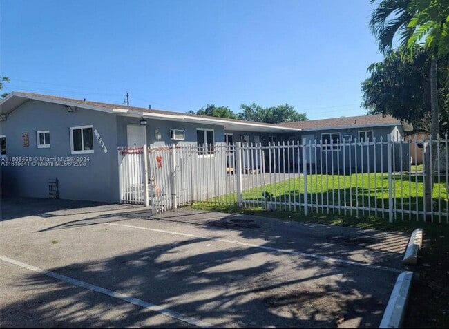 Foto del edificio - 1864 NW 28th St
