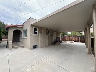 Building Photo - 206 N Lindsay St