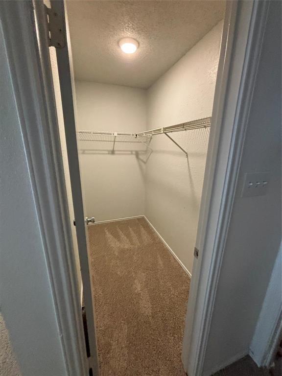 Building Photo - 2033 Redwing Way