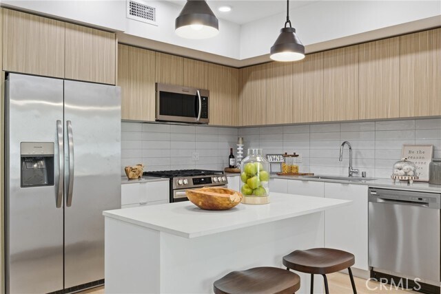 Foto del edificio - 12078 Guerin St