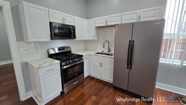 Foto del edificio - 2934 Sidney Ave