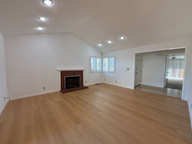 Foto del edificio - Cozy 3 Bedroom 2 Bath home located conveniently in San Jose