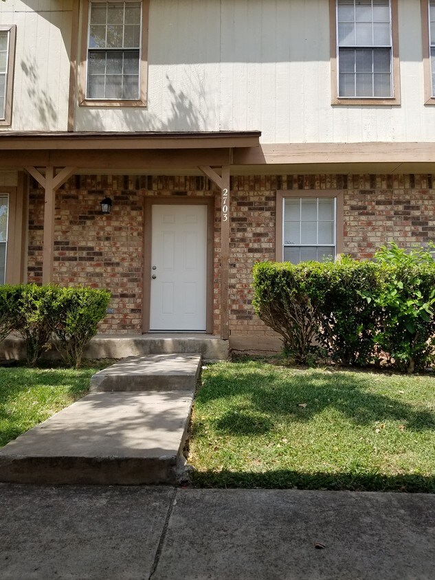 7880 Micron Dr, San Antonio, TX 78251 Condo for Rent in San Antonio