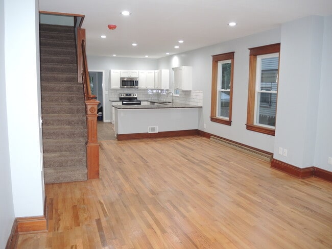 Foto del edificio - 1107 W Lincoln St