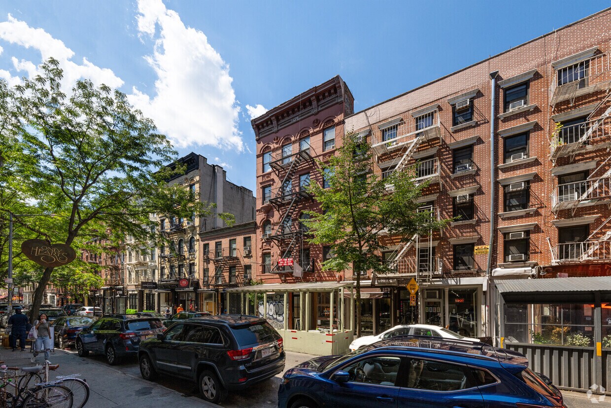 Primary Photo - 227 Mott St
