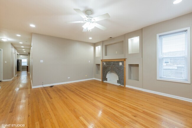 Foto del edificio - 6038 N Claremont Ave