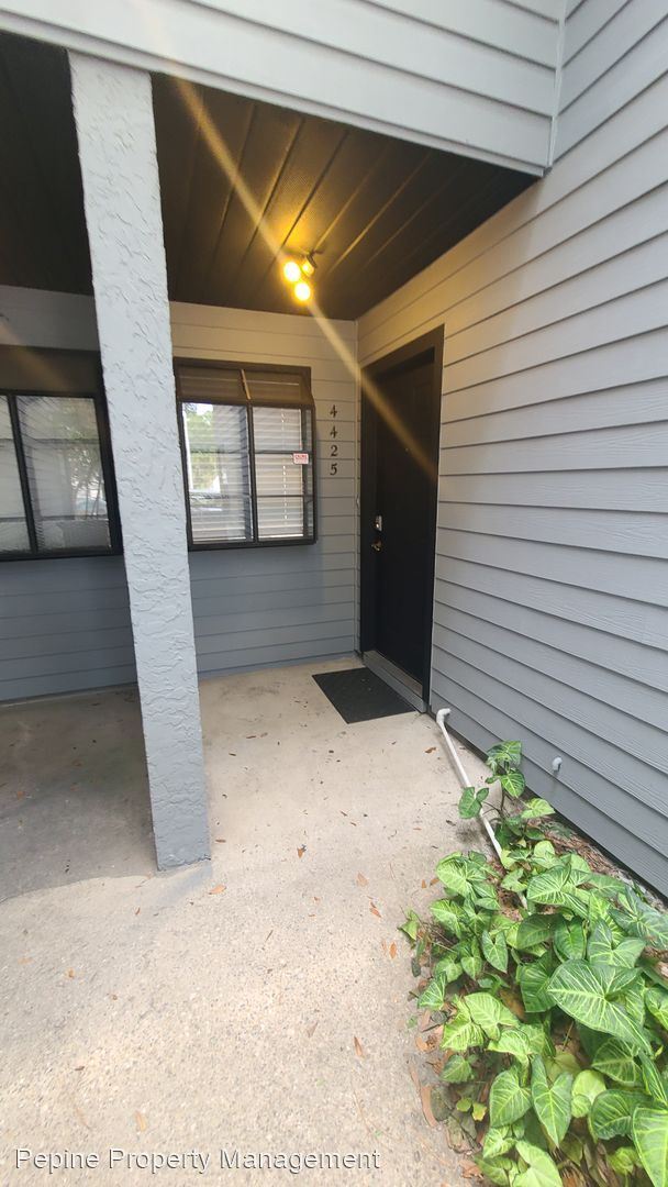 Building Photo - 3 br, 2 bath House - 4425 SW 20th Lane