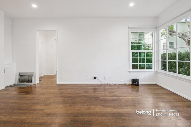 Building Photo - 1032 19th St