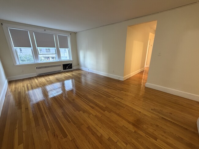 Building Photo - 306 Tappan St