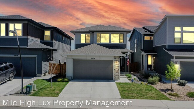Foto del edificio - 4 br, 3.5 bath House - 6896 Canosa St