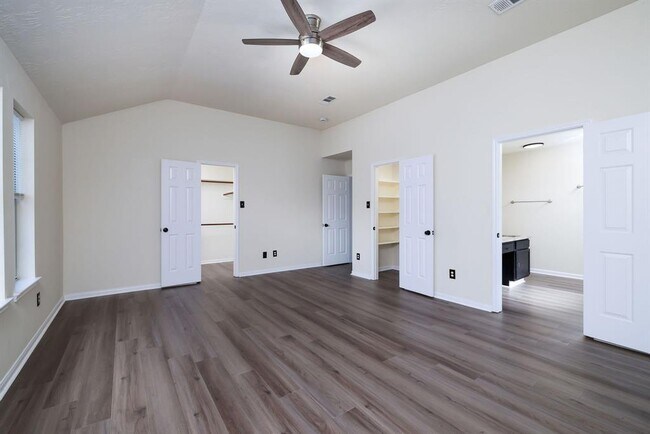 Foto del edificio - 6902 Woodland Oaks